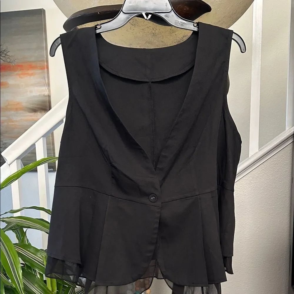 Elegant Black Sleeveless Top/vest
